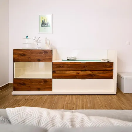 Brand New Luxury G & L One Apartament *