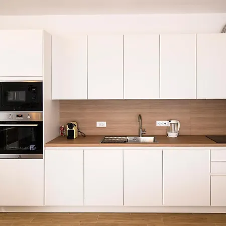 Brand New Luxury G & L One Apartament *