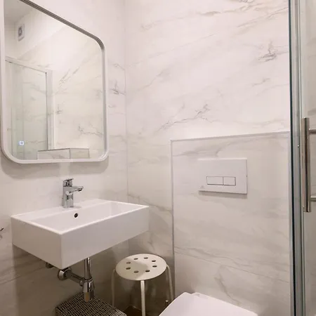 Brand New Luxury G & L One Apartament